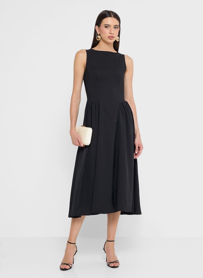 ايلا فستان بكسرات عند الخصر - Image 4