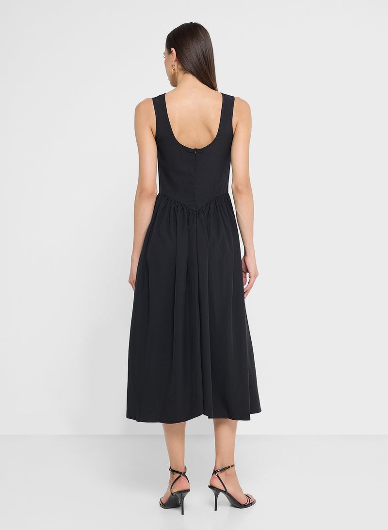 ايلا فستان بكسرات عند الخصر - Image 2