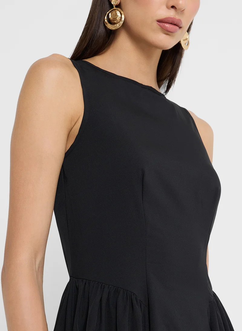 ايلا Dress With Waist Pleat