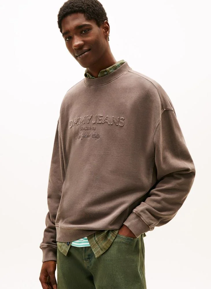 TOMMY JEANS  90S Gmd New Classics Sweatshirt for Men | Best Price UAE
