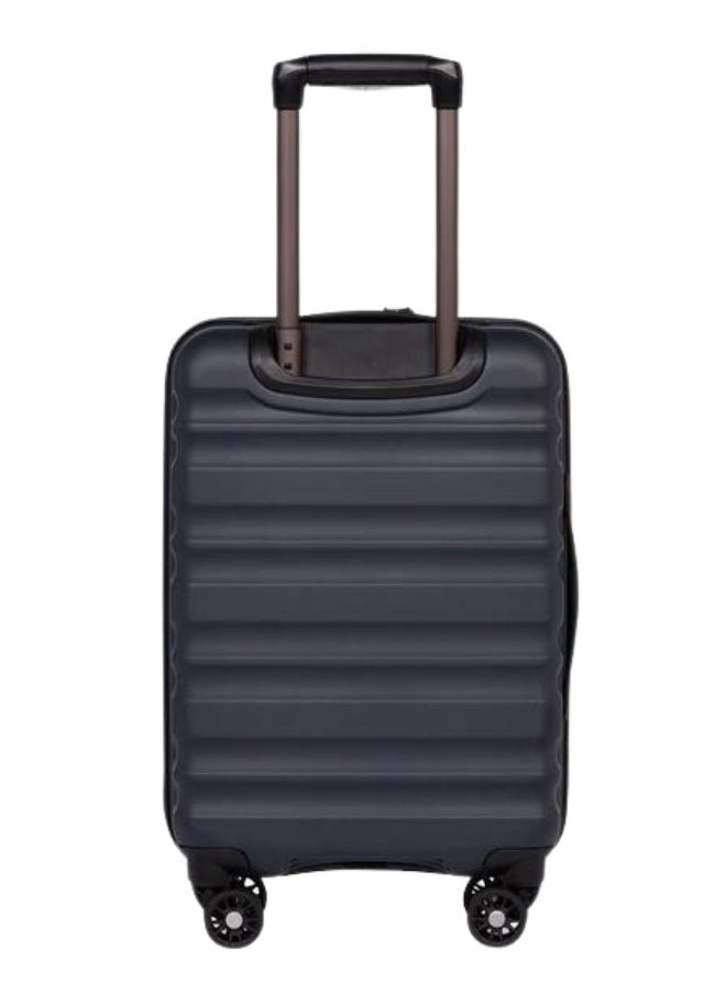 Antler - The Clifton Cabin with Pocket has all the features of our best-selling Clifton cases, with the added benefit of a chic but practical front pocket. - Image 1