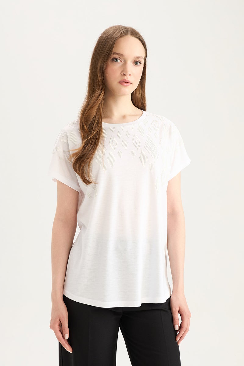 DeFacto Woman Crew Neck Basic Short Sleeve White T-Shirt  - Image 5