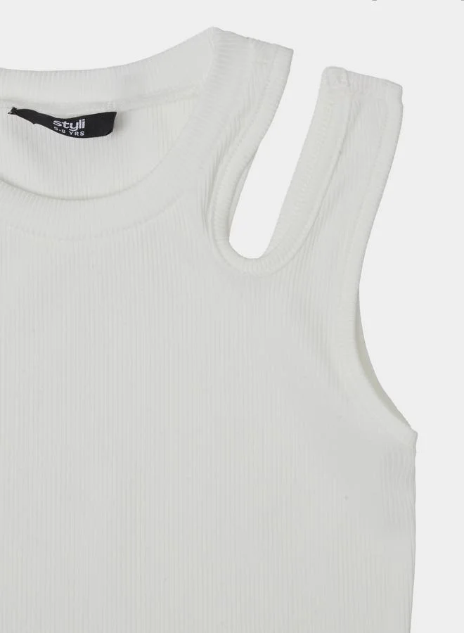 Styli Girls Off White Solid Ribbed Regular Fit Vest