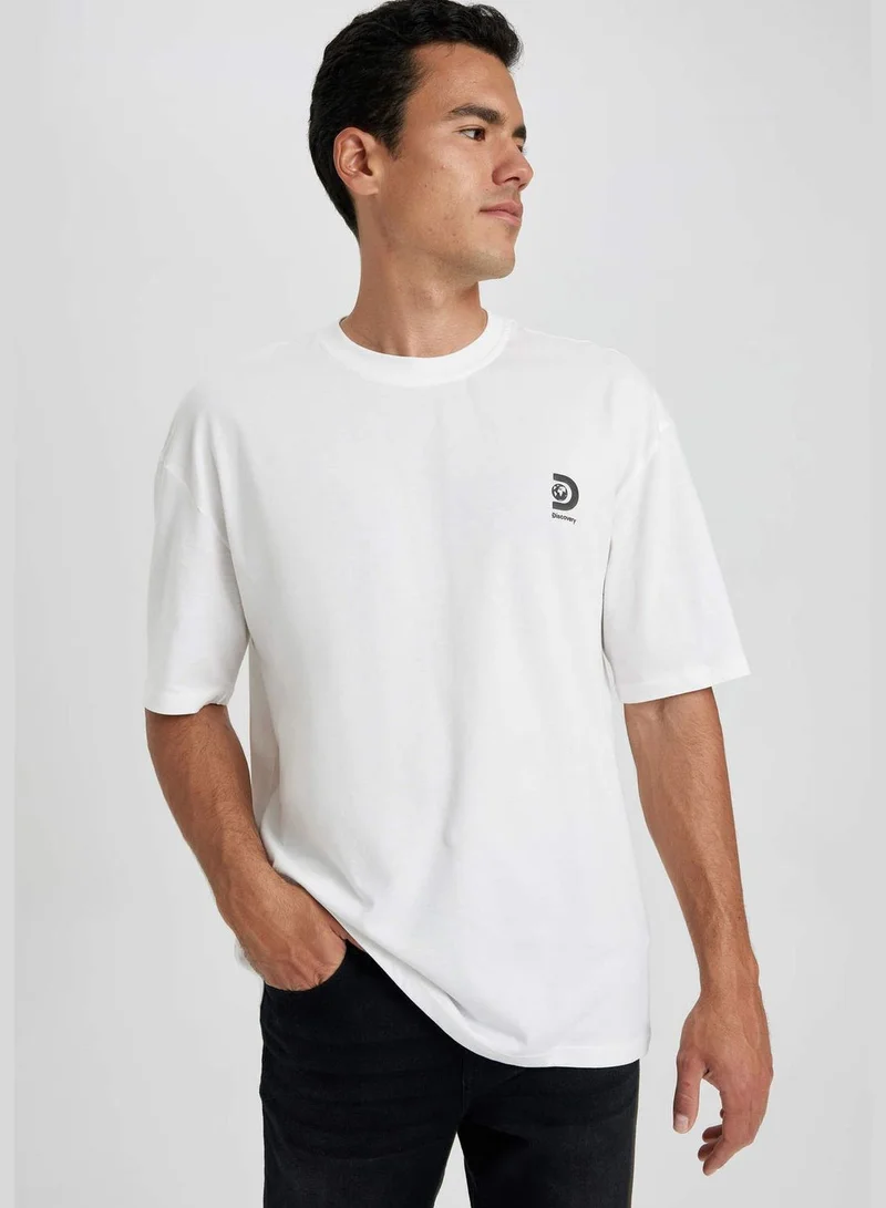 ديفاكتو Man Discovery Licenced Oversize Fit Crew Neck Short Sleeve Knitted T-Shirt