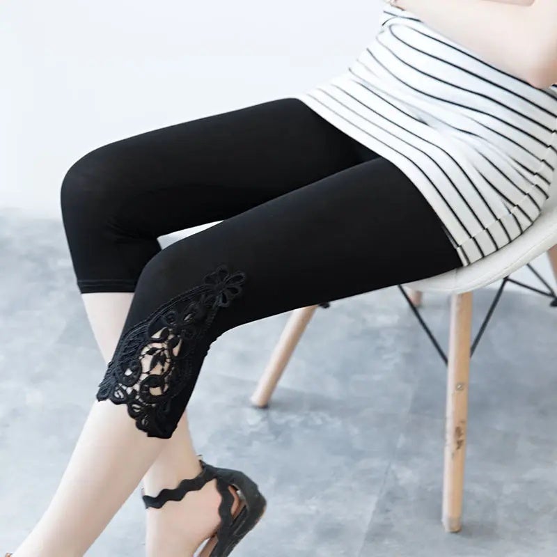 Women's Hollow Lace Stretch Leggings - Image 3