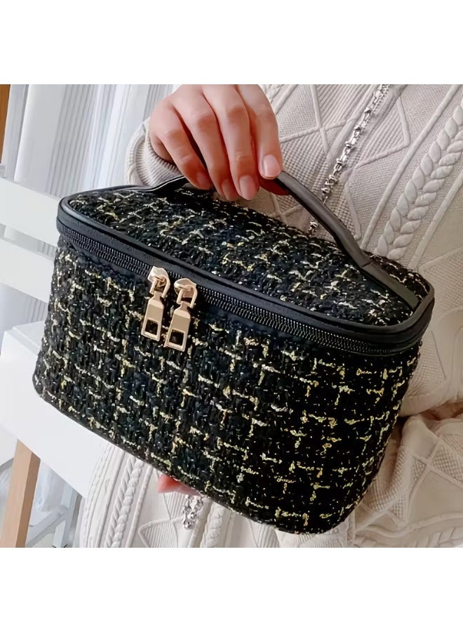 شي إن شنطة مكياج و سفر نسائية أنيقة لون أسود   - منظم مستحضرات تجميل للسفر بسعة كبيرة ومقبض علوي - (22×14×14 سم) - Image 3