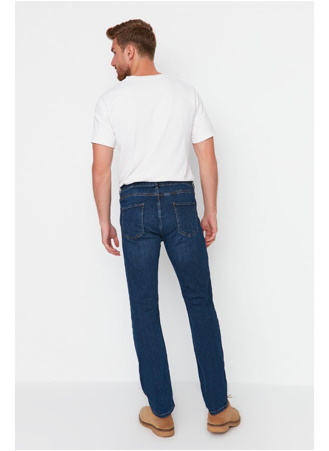 trendyol بنطلون جينز بقصّة عادية من قماش مطاط نيلي TMNAW23JE00036  - Image 5