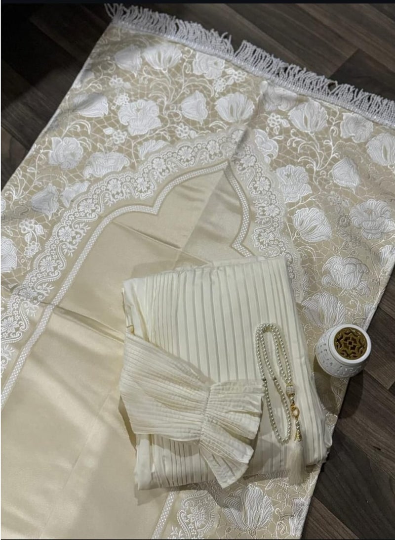 Women's Prayer Rug and Sheet Set