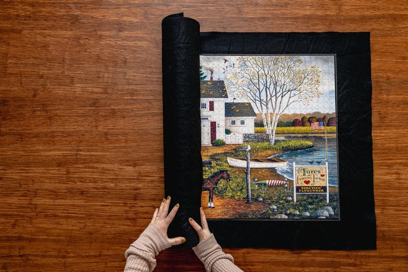 Buffalo Games لعبة بافالو - حصيرة ألغاز قابلة للتدوير - منقذ الألغاز وملحق التجميع - حصيرة مصنوعة من اللباد - تناسب حتى 1500 قطعة ألغاز - سوداء - Image 2