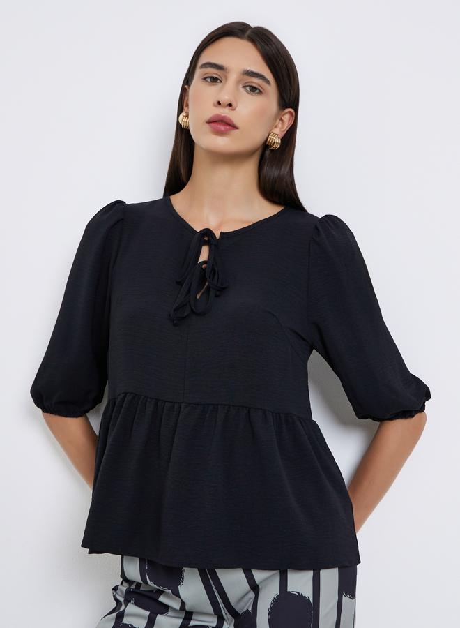 تايك تو طقم قميص أسود بكشكش وبنطال مخطط منقط - Image 2