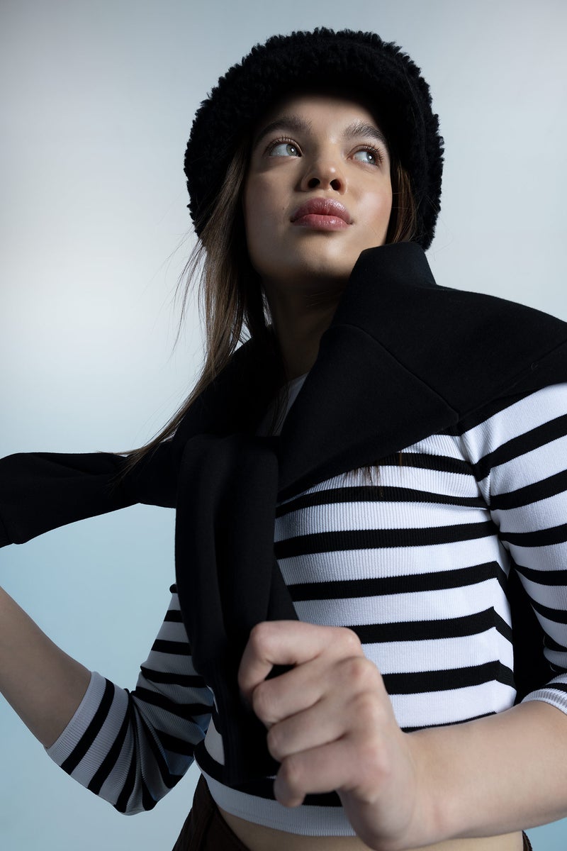 DeFacto Woman Slim Fit Crew Neck Striped Crop Pullover - Image 1
