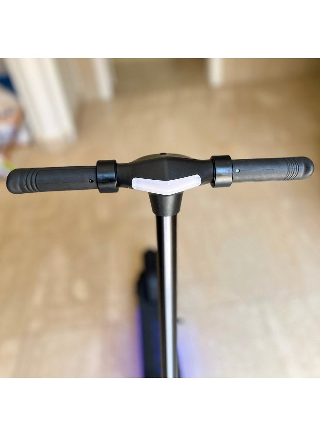 Crony سكوتر كهربائي للأطفال CRONY S31 – محرك 130 واط، بطارية 21 فولت / 2.5 أمبير، إطار ألمنيوم قابل للطي + أضواء LED RGB على السطح - أسود - Image 4