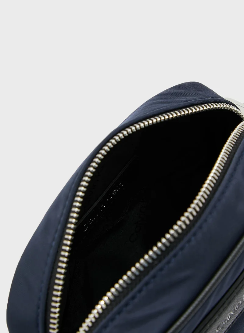 CALVIN KLEIN Wide Strap Messenger Bag