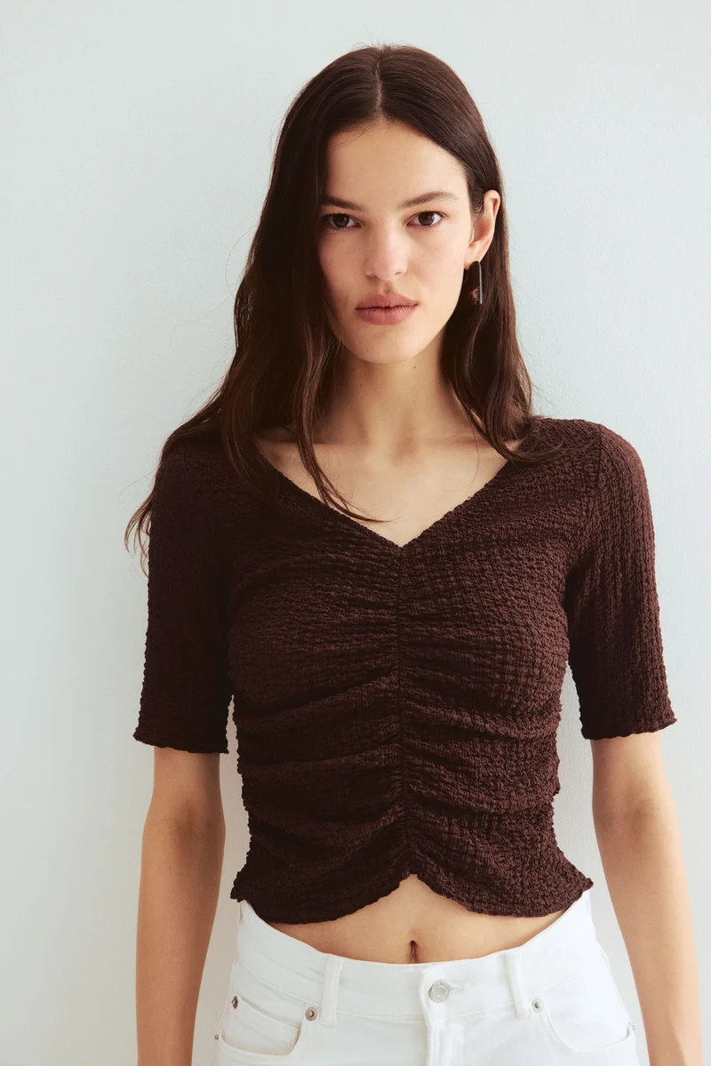 اتش اند ام بلوزة منسدلة بملمس بارز