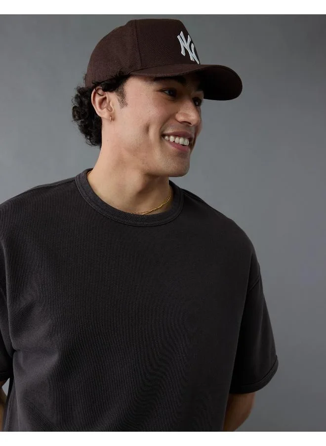 امريكان ايجل Your go-to tee, but with an elevated, sporty vibe in twill cotton fabric.