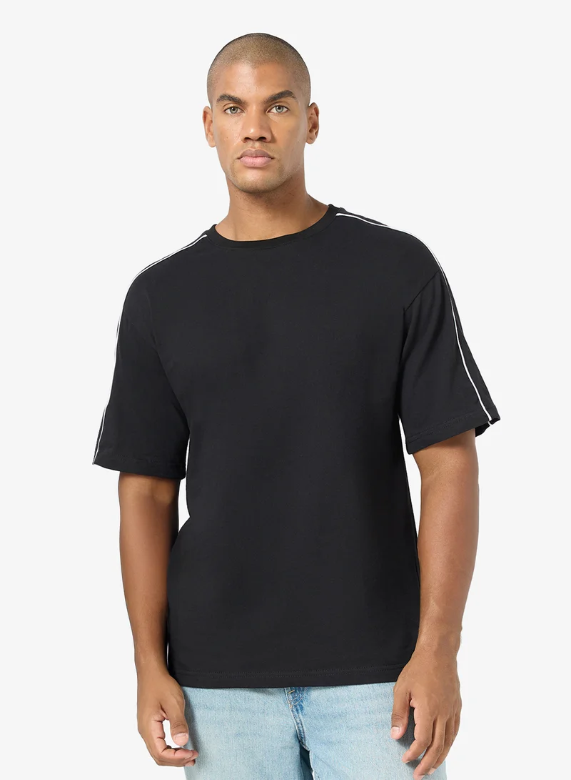 Seventy Five T-Shirt With Piping Detail On Sleeve