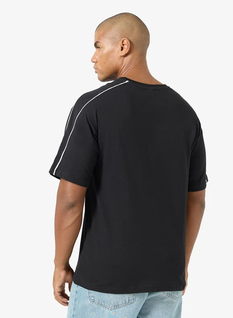 Seventy Five BLACK 220Gsm T-Shirt With Piping Detail On Sleeve for Men | Best Price UAE
