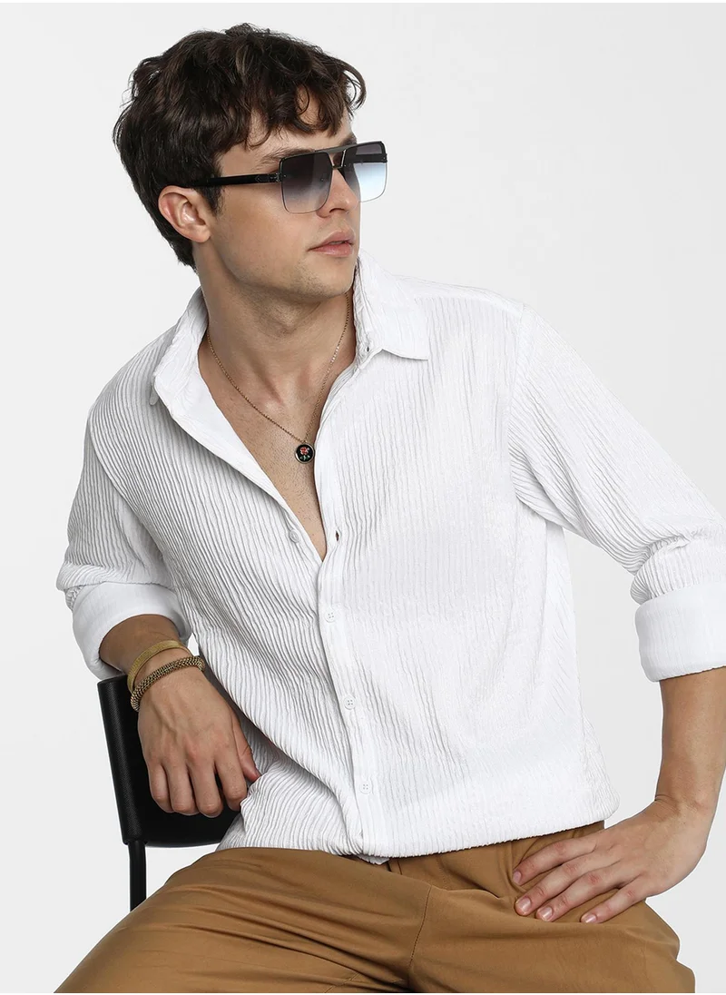 كامبوس سوترا Men's Powder White Solid Creased Shirt