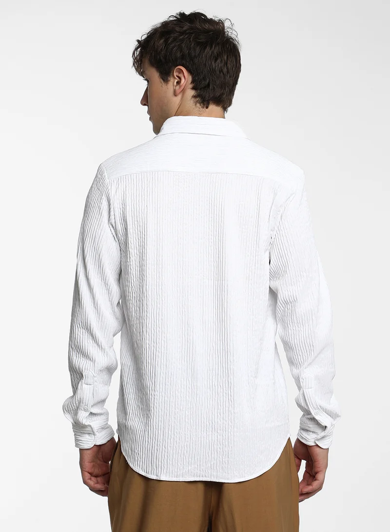 Campus Sutra Men's Powder White Solid Creased Shirt