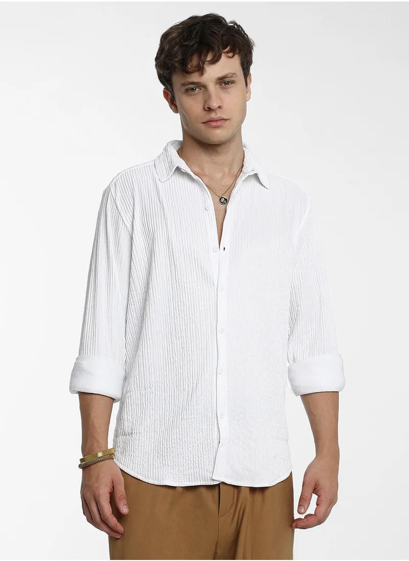 كامبوس سوترا Men's Powder White Solid Creased Shirt