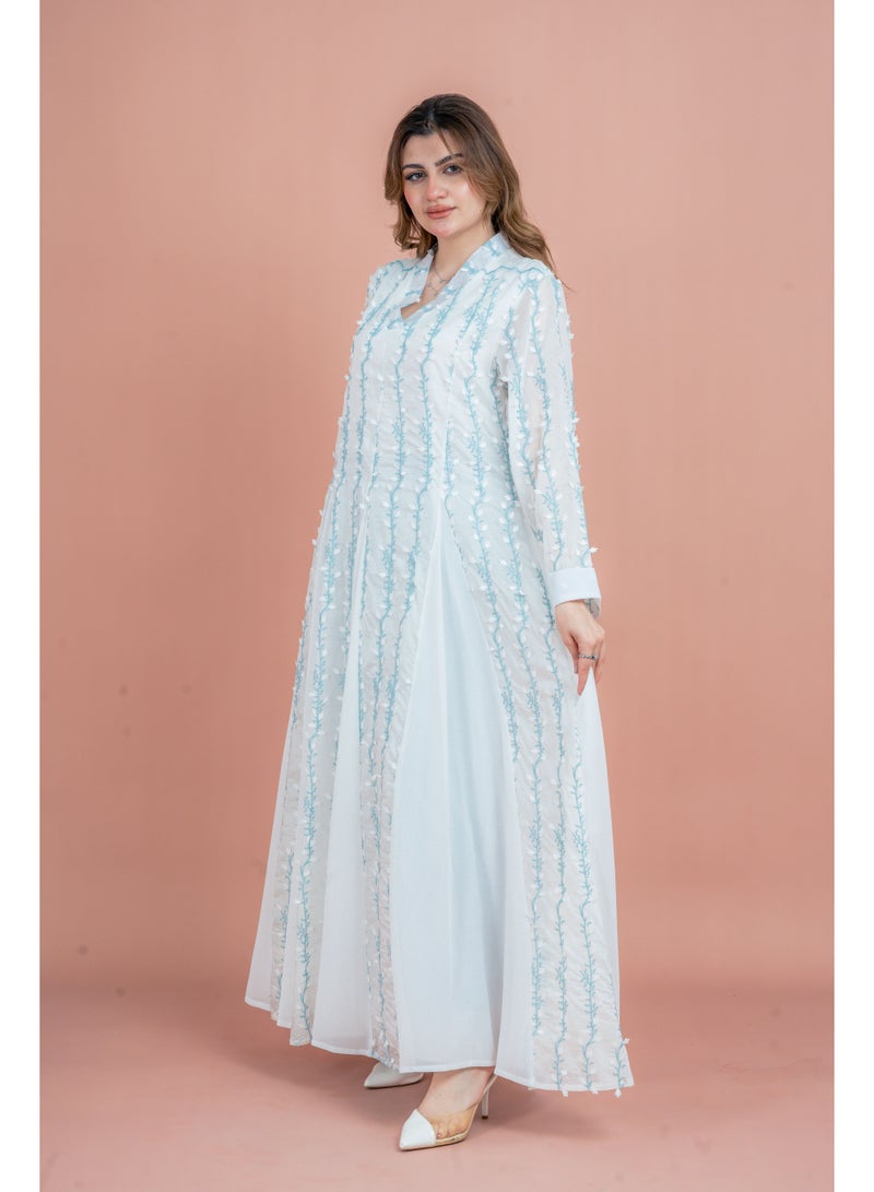 اكسا جلابية مطرزة بتلات ناعمة - Image 3