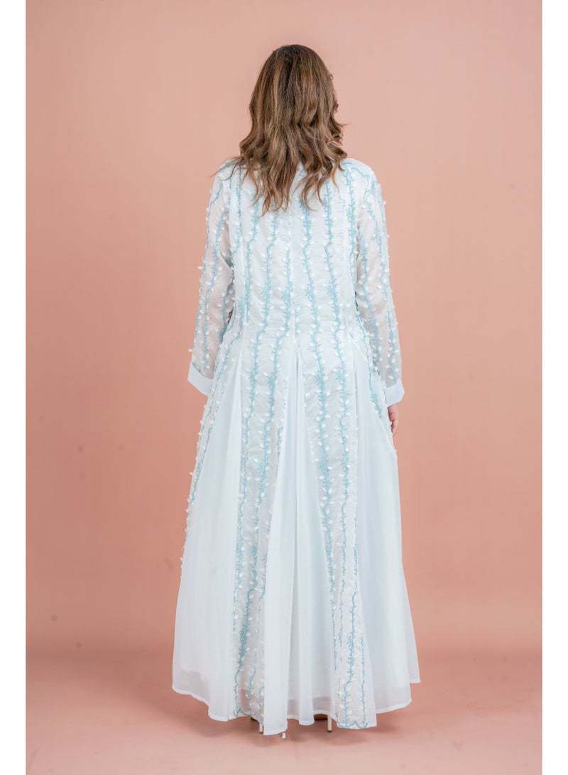 اكسا جلابية مطرزة بتلات ناعمة - Image 2