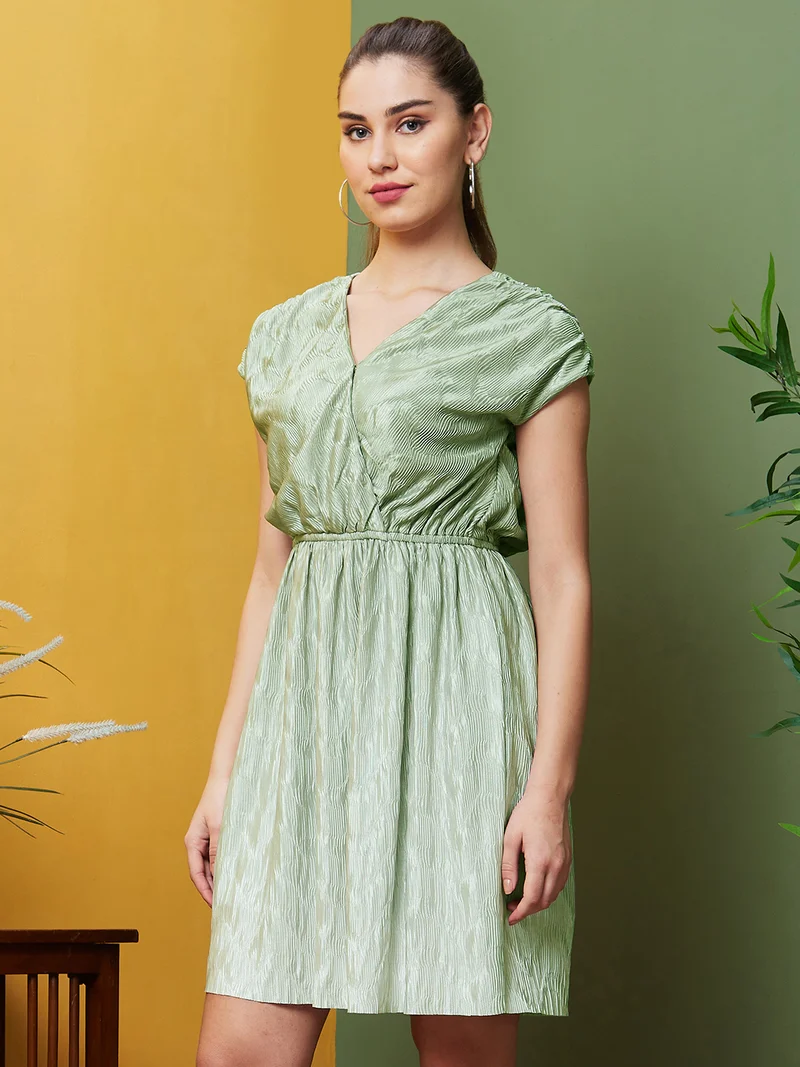 جلو باص فستان نسائي بقصة ضيقة وواسعة بياقة على شكل حرف