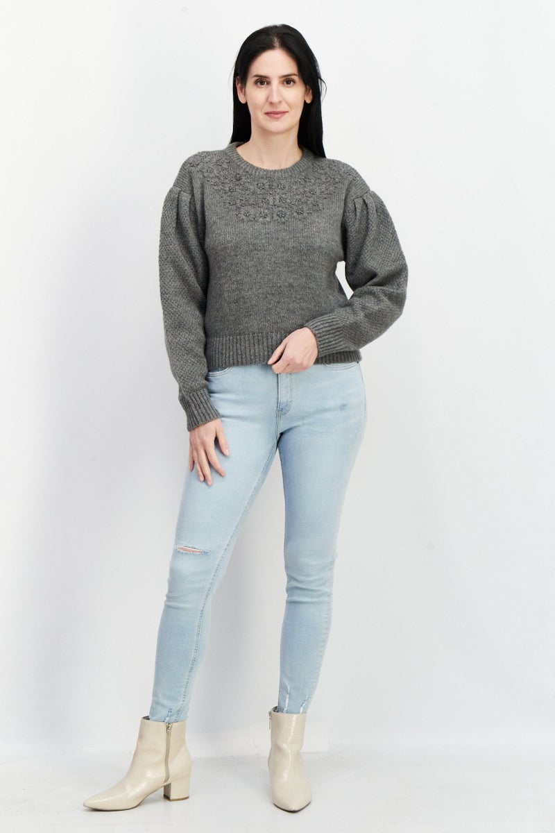 ASTR The Label Women Round Neck Textured Sweater, Grey - Image 4