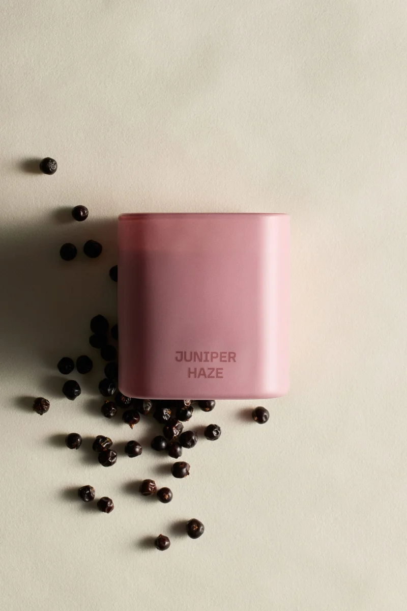 اتش اند ام شمعة معطرة في حامل زجاجي