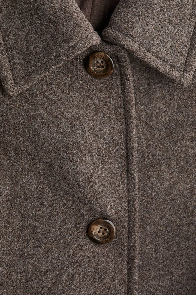 اتش اند ام معطف سيارة