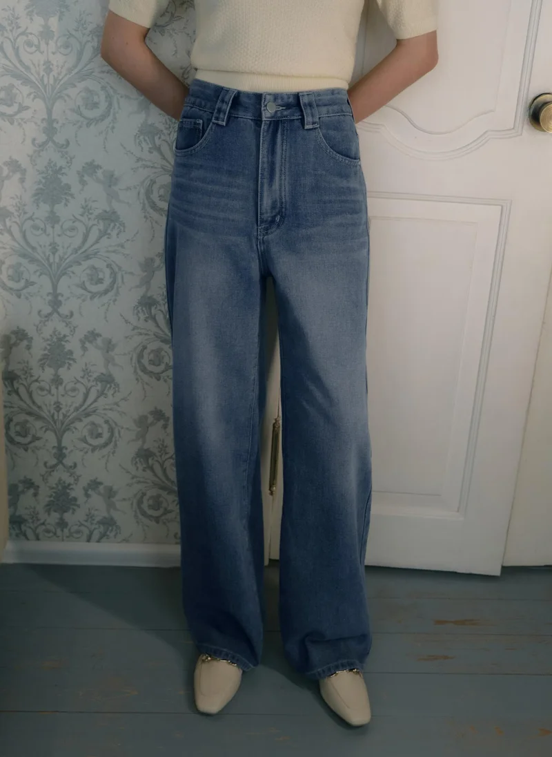 Lichi Loose mid-rise distressed jeans