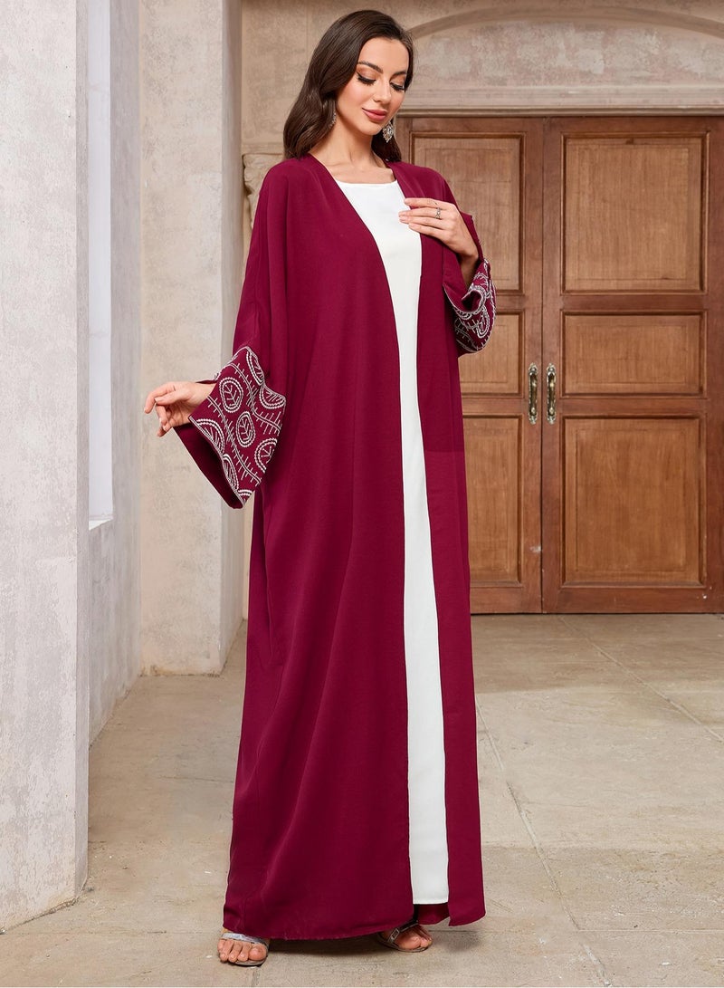 Saraia عباءة بورغندي أنيقة بأكمام مطرزة باللون الأبيض - Image 5