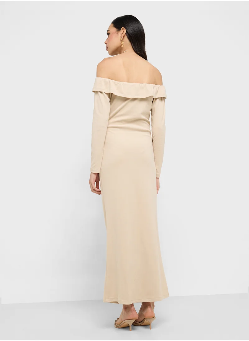جينجر Ruffled Off-Shoulder Dress