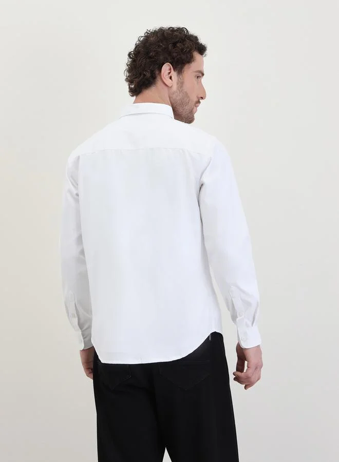 ستايلي قميص أوكسفورد بلون سادة بقصة عادية وياقة مفتوحة