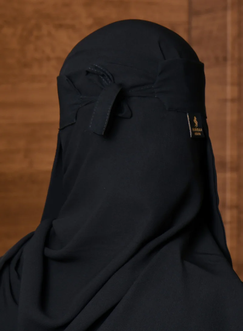 HAWRAA ABAYA Short niqab with a ribbon and logo