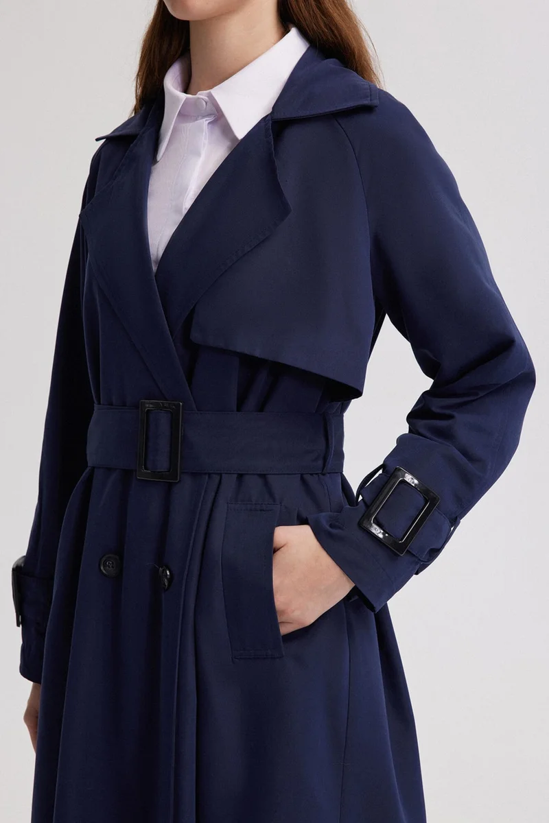 توتشي Oversized Trench Coat with Buckle Detail
