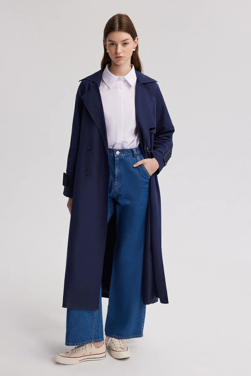 توتشي Oversized Trench Coat with Buckle Detail