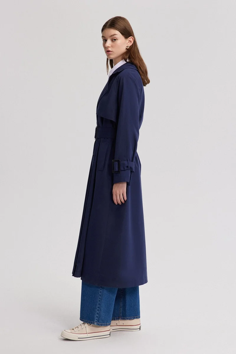 توتشي Oversized Trench Coat with Buckle Detail