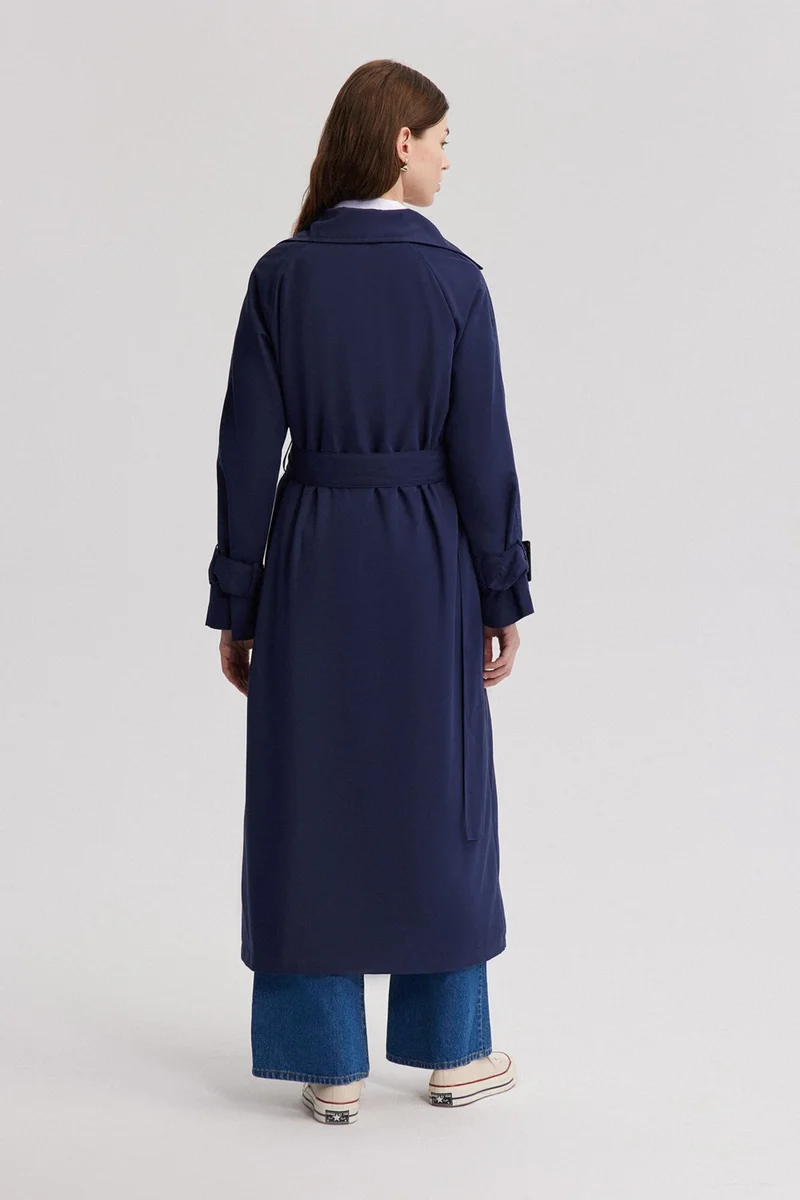 توتشي Oversized Trench Coat with Buckle Detail