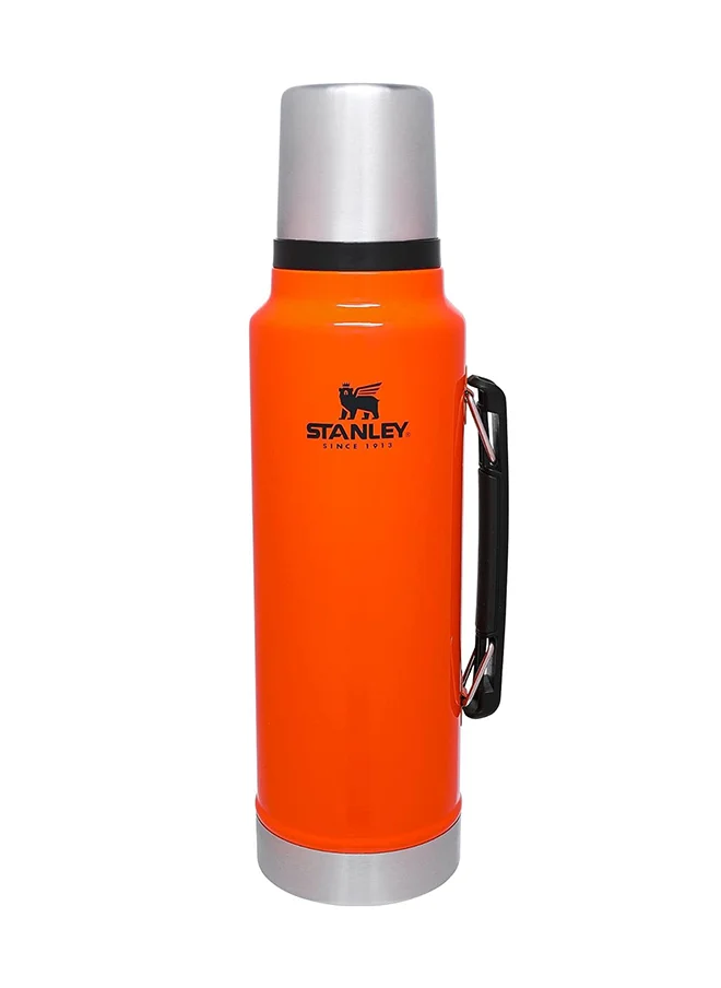 ستانلي Stanley Classic Legendary Bottle 1L / 1.1QT Blaze Orange â€“ BPA FREE Stainless Steel Thermos | Keeps Cold or Hot for 24 Hours | Leakproof Lid Doubles as Cup | Dishwasher Safe | Lifetime Warranty