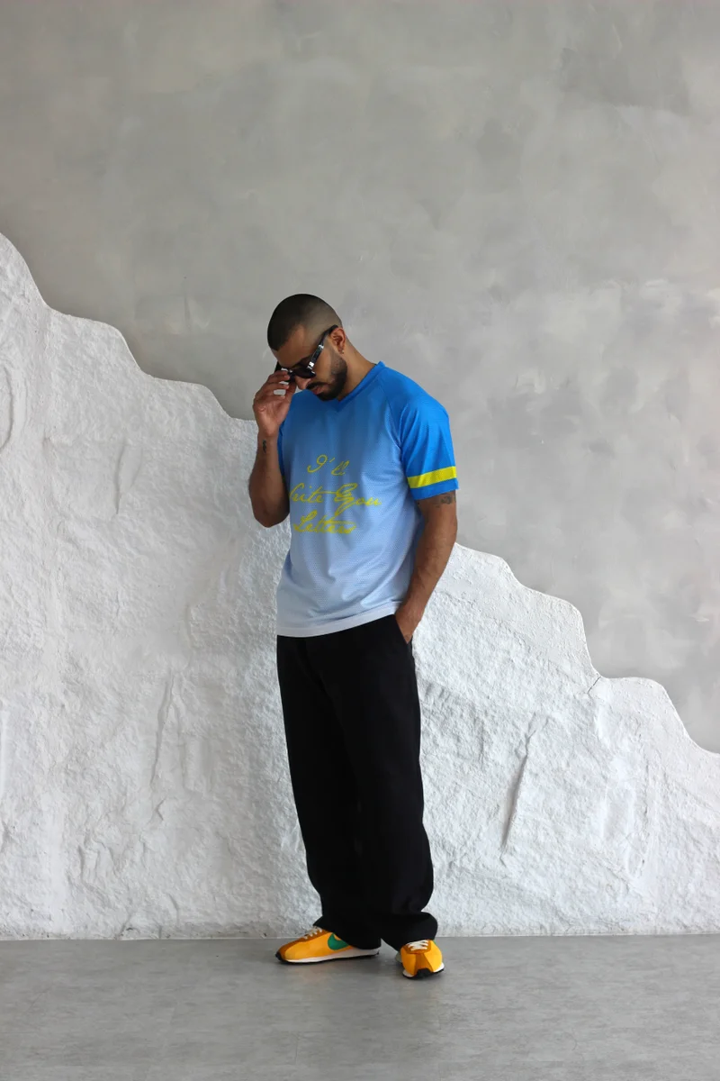 ال رايت يو لترز Vibrant Summer Vneck