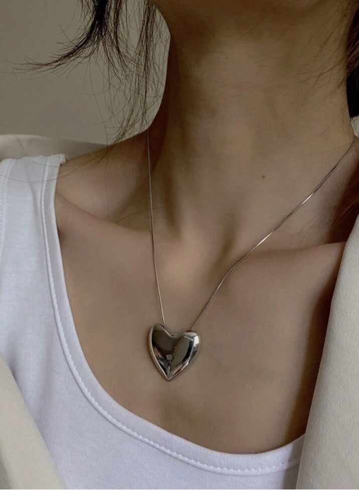 إيكوال سلسال نسائي مصنوع من الاستانلس ستيل مطلي باللون الفضي بتصميم قلب انيق - Image 2