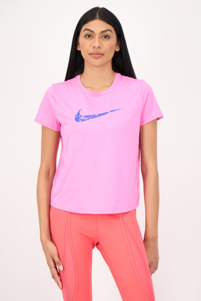 Nike تي شيرت تدريب قصير الأكمام للنساء، وردي - Image 1