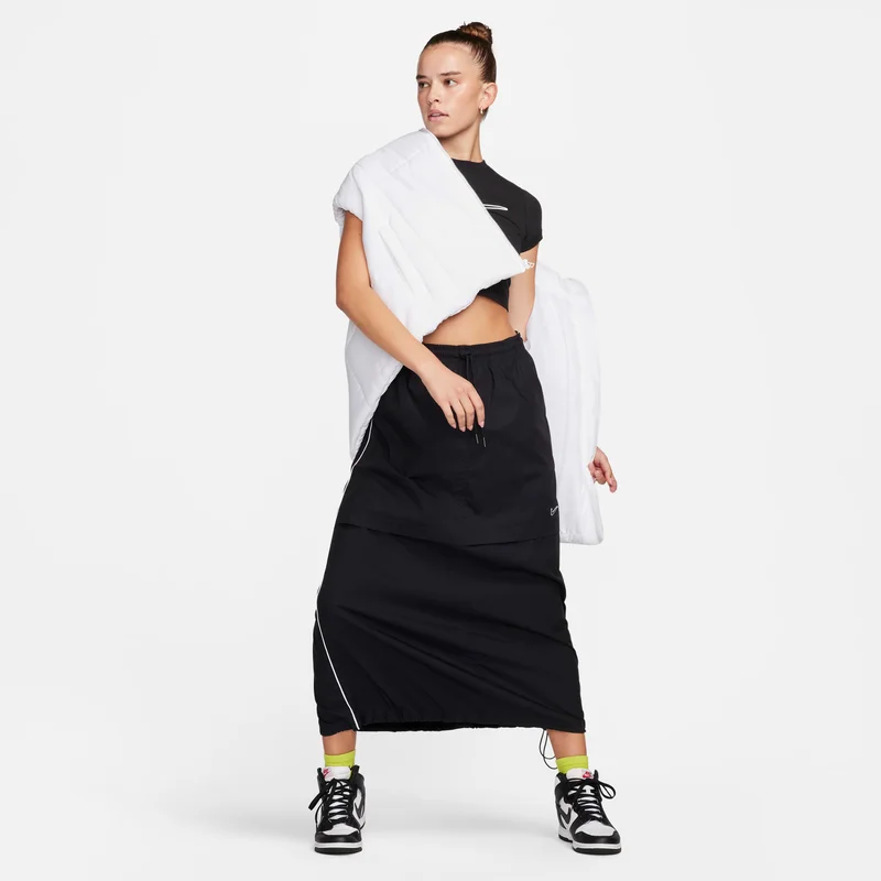 Nike Women's Sportswear Essential Crop Top
