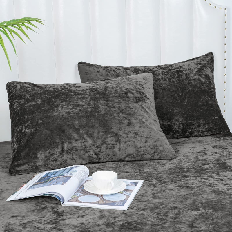 بي أتش إف PHF True Velvet Plowscases Size Size 2 Pack Soft Loving Bradient Pillow Covers مع إغلاق المغلف الفاخرة الحالات الزخرفية المريحة 20 "× 26" "الفحم/الرمادي الداكن - Image 2