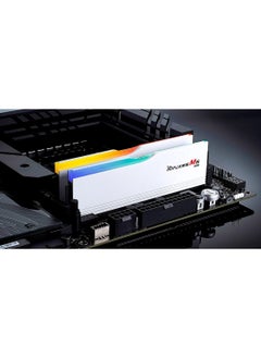 RIPJAWS مجموعة ذاكرة سطح المكتب ثنائية القناة DDR5 Ripjaws M5 RGB سعة 32 جيجابايت (2x16 جيجابايت) من G.Skill، سرعة ذاكرة 6400 MT/s، زمن انتقال CL 36 CAS، Intel XMP 3.0، 1.35 فولت، 288 دبوس، أبيض | F5-6400J3648F16GX2-RM5RW  - Image 2