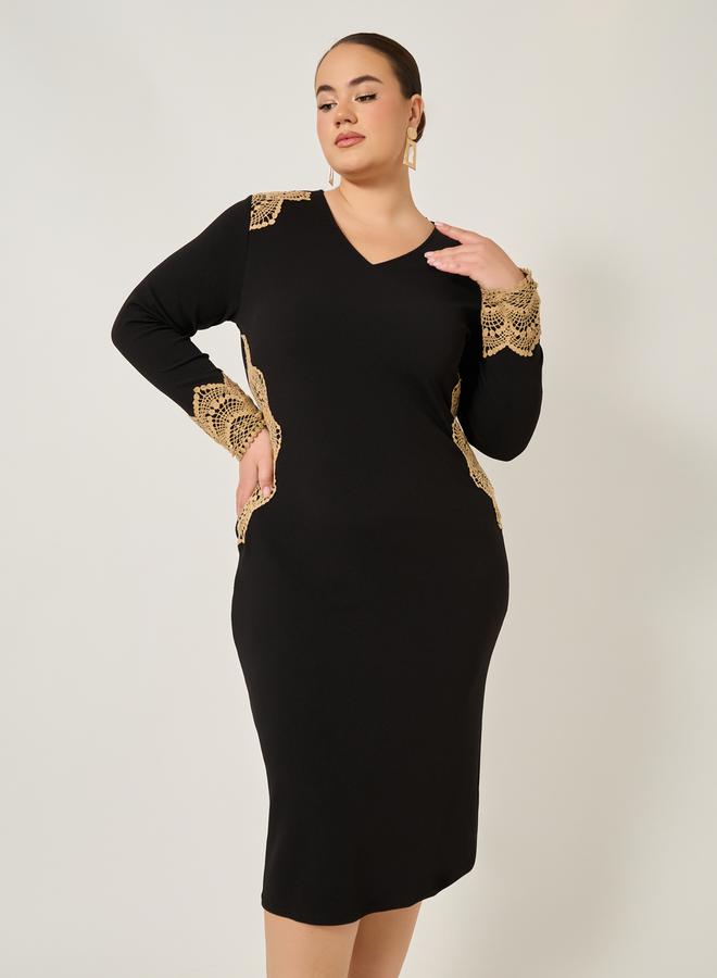 Styli Plus Size Lace Insert V Neck Bodycon Midi Dress - Image 3