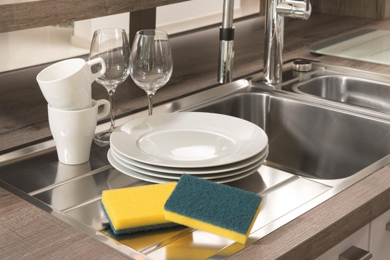 سكوتش برايت Scotch-Brite Heavy Duty Classic Flat Laminate Scrub Sponge  8 units  4 4 Free  pack   Kitchen sponge   Dish sponge   Scrub   General Cleaning   Food Safe   Non-Rusting   Kitchen  Garage  Outdoor - Image 3