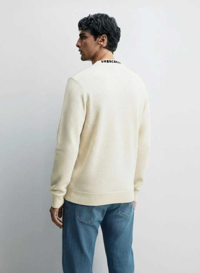 شركة المرآب الهندية Men Relaxed Fit Embroidered Crew Neck Full Sleeves Sweatshirt