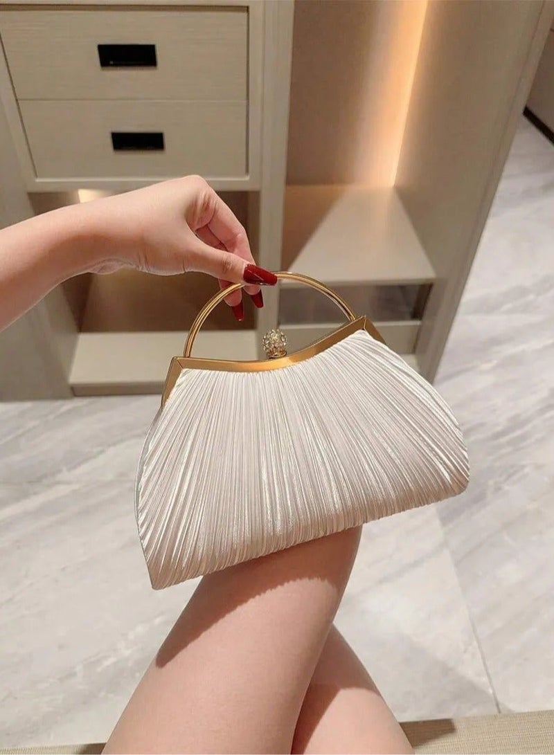 حقيبة يد نسائية سهرة بتصميم أنيق مطوي مع مقبض معدني دائري وقفل كريستال – مقاس 23.5 × 15 × 5 سم - Image 3